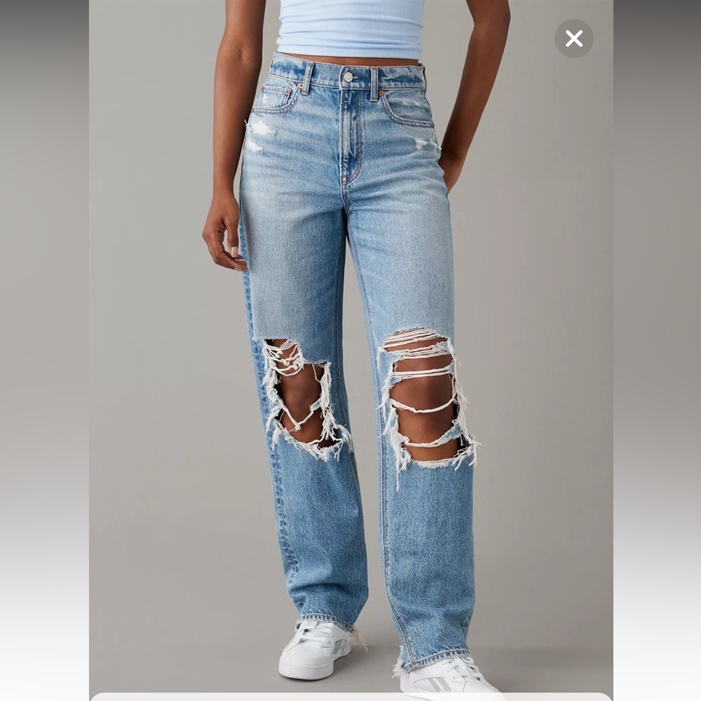 American Eagle Outfitters Light Blue Distressed Jeans